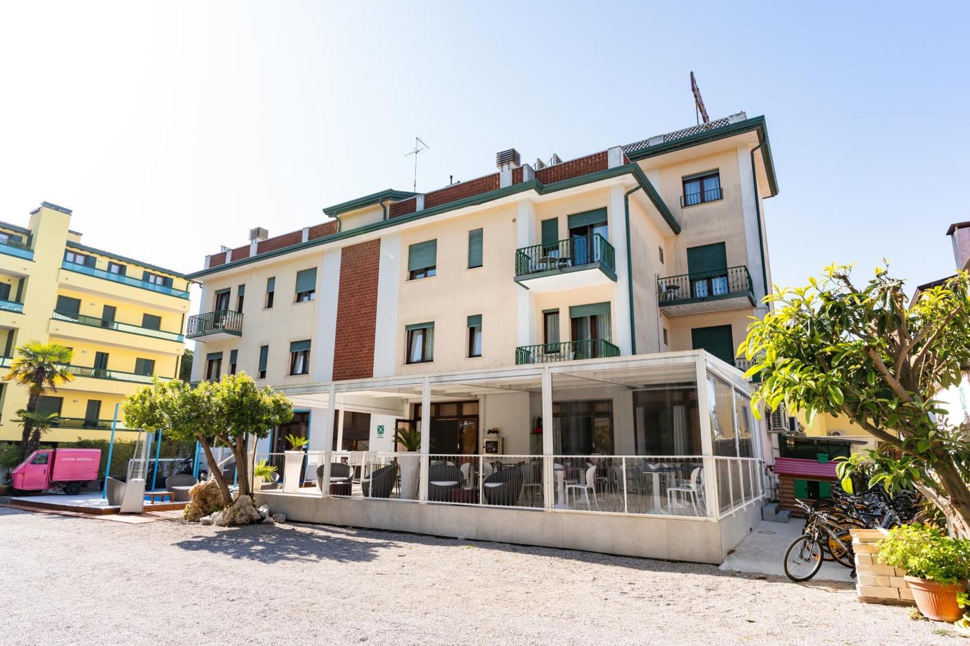 Hotel Regina Каорле Экстерьер фото